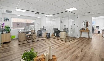 14530 Hamlin St, Van Nuys CA - Espace de bureau