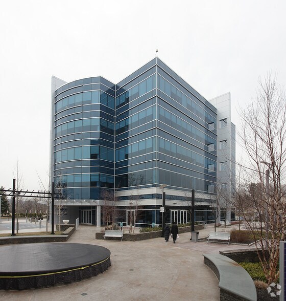 2515 South Rd, Poughkeepsie, NY à louer - Photo de l’immeuble – Image 2 sur 4