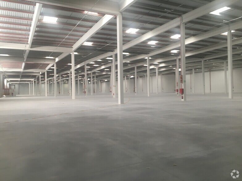 Industriel/Logistique dans Meco, Madrid à louer - Photo de l’immeuble – Image 3 sur 8