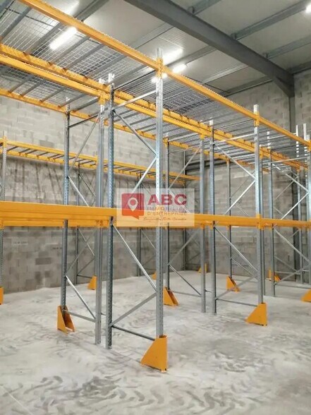 Local d’activités dans Vailhauquès à louer - Photo de la construction – Image 3 sur 3