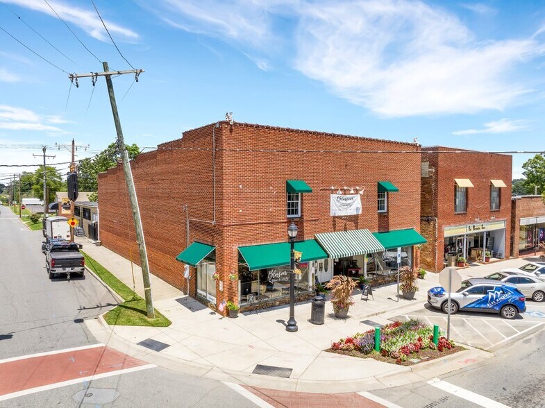 101 E Virginia Ave, Bessemer City, NC à louer - Photo de l’immeuble – Image 3 sur 51