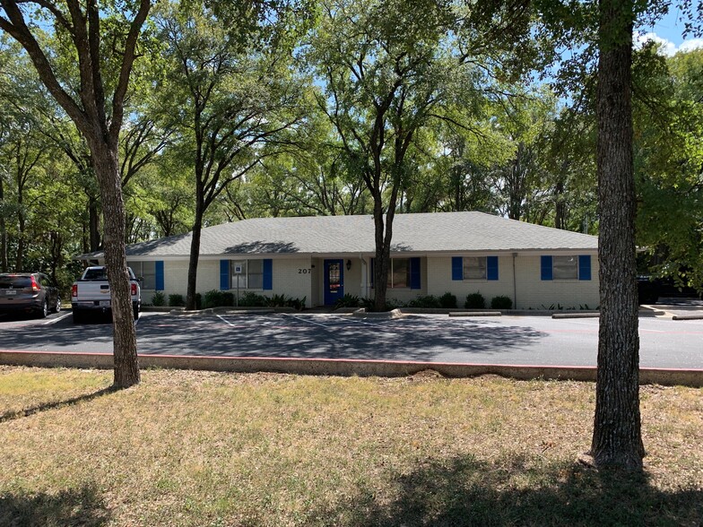 207 Lake Rd, Belton, TX à louer - Photo de l’immeuble – Image 2 sur 16