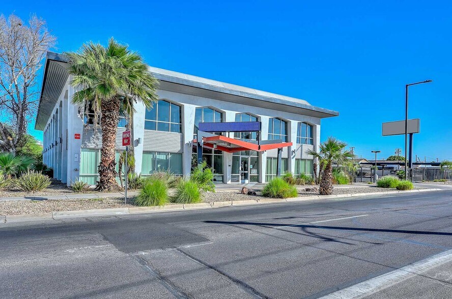 2502 E Washington St, Phoenix, AZ à vendre - Photo de l’immeuble – Image 3 sur 48