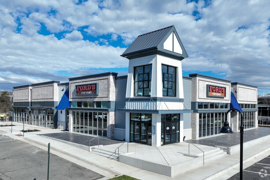 25411 Eastern Marketplace Plz, Chantilly, VA à louer - Photo de l’immeuble – Image 2 sur 2