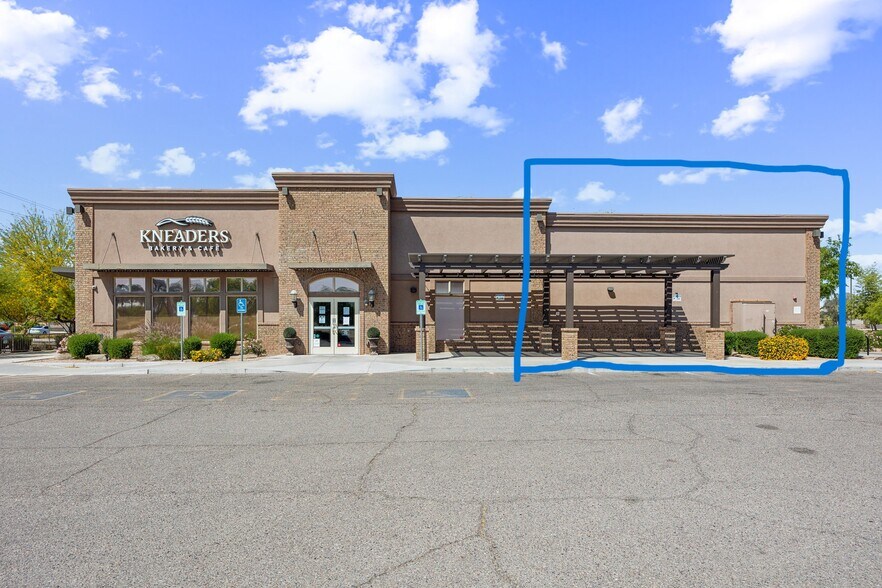 2030 E Elliot Rd, Tempe, AZ à louer - Photo de l’immeuble – Image 3 sur 6