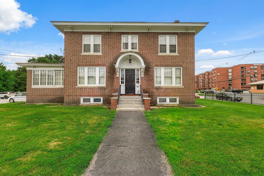 93 Roxbury St, Keene, NH à vendre - Photo de l’immeuble – Image 2 sur 26