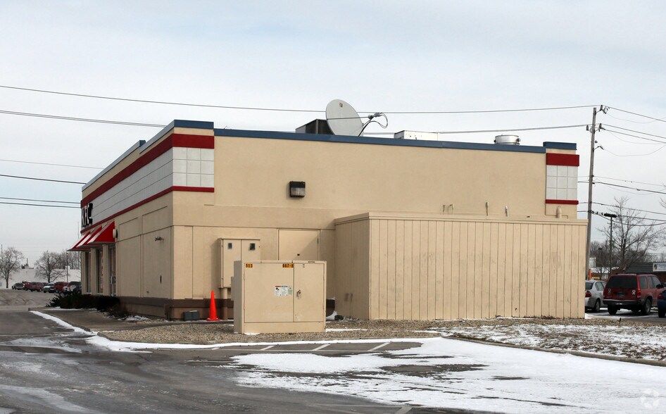 903 E Hanna Ave, Indianapolis, IN à louer - Photo de l’immeuble – Image 3 sur 9