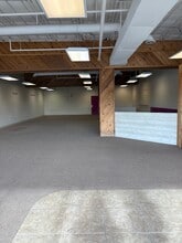 145-153 Sayton Rd, Fox Lake, IL à louer Photo intérieure– Image 2 sur 5