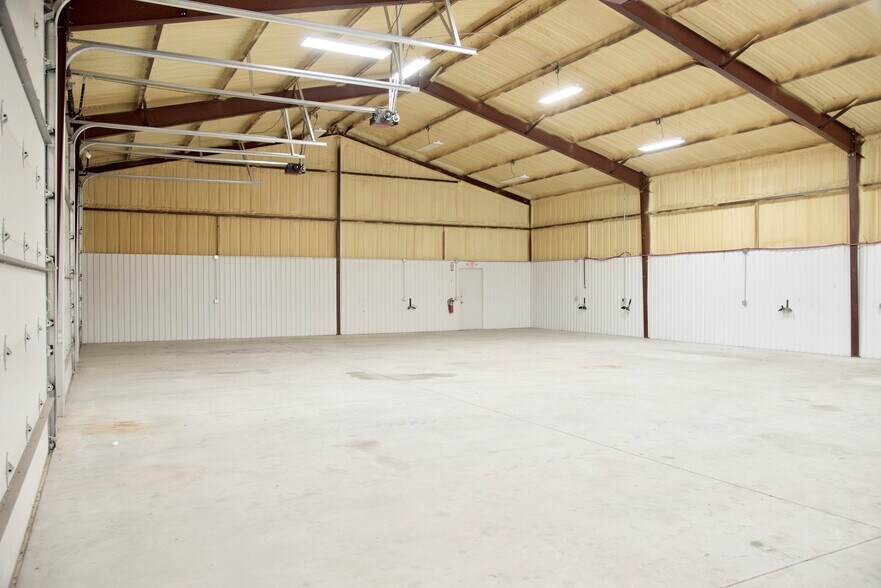 4651 Technology Dr, Weatherford, OK à louer - Photo de l’immeuble – Image 3 sur 12