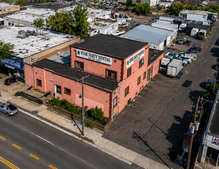 81 Sheridan Blvd, Inwood, NY à vendre - Photo de l’immeuble – Image 1 sur 4