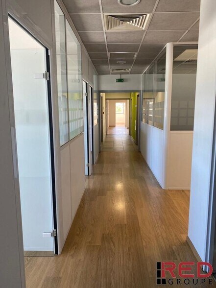 Bureau dans Aubagne à louer - Photo intérieure – Image 2 sur 5