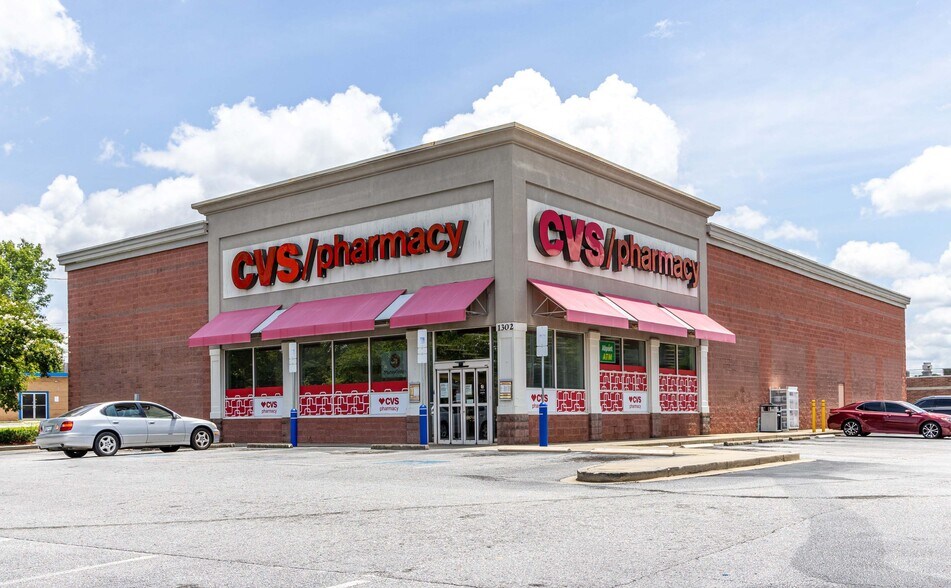 1302 Highway 72-221 East, Greenwood, SC à vendre - Photo de l’immeuble – Image 1 sur 2