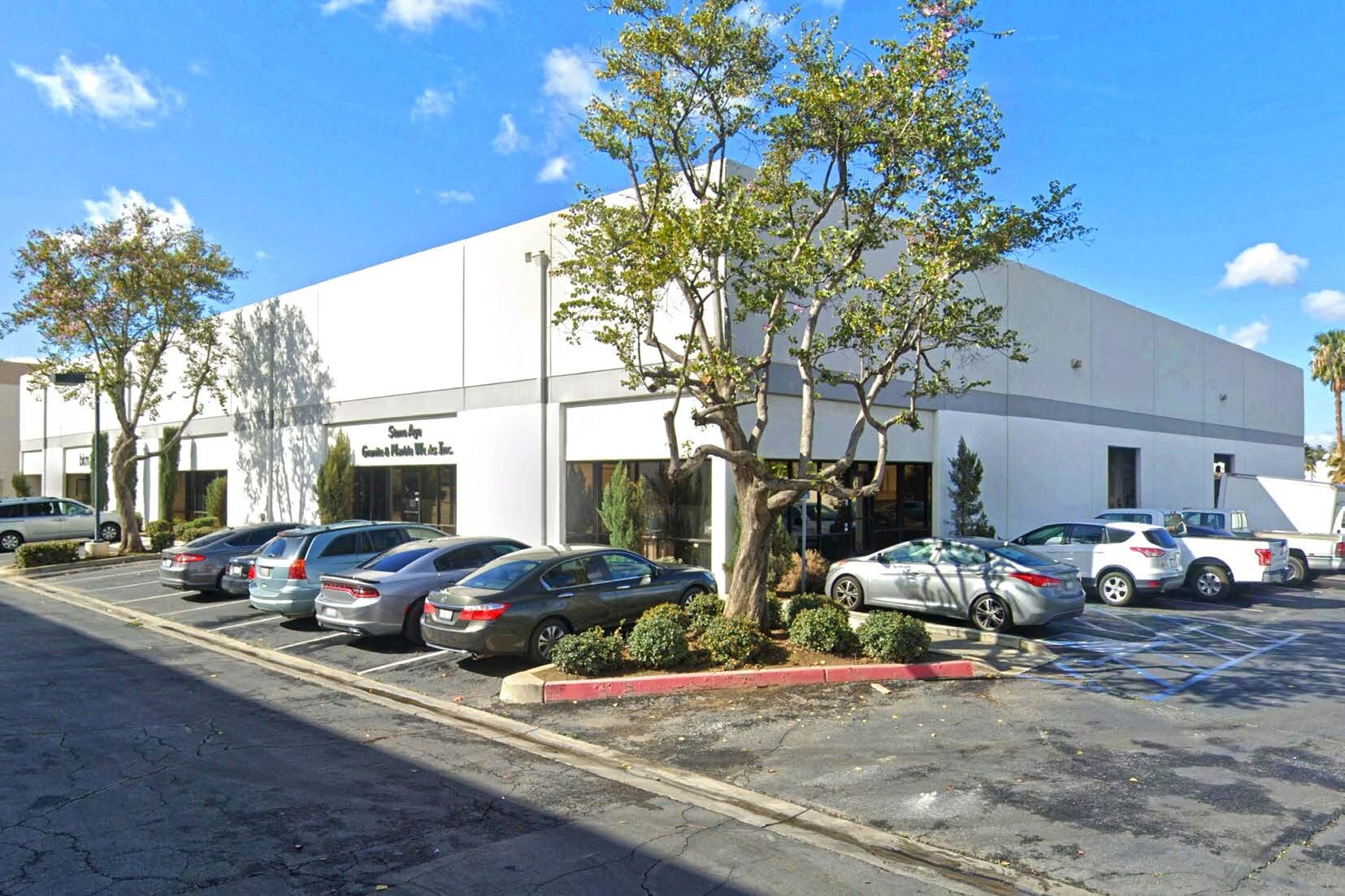 2121 Atlanta Ave, Riverside, CA à louer Photo de l’immeuble– Image 1 sur 5