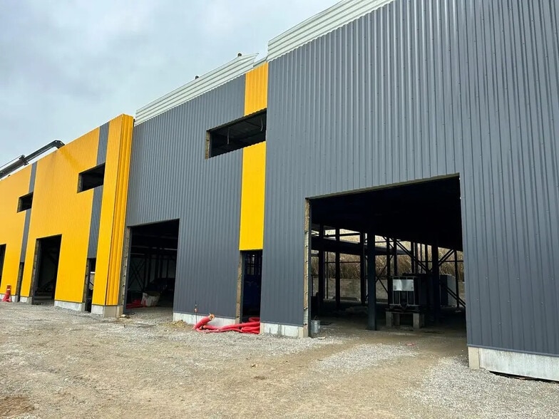 Local d'activités dans Lunel à vendre - Photo de l’immeuble – Image 1 sur 3