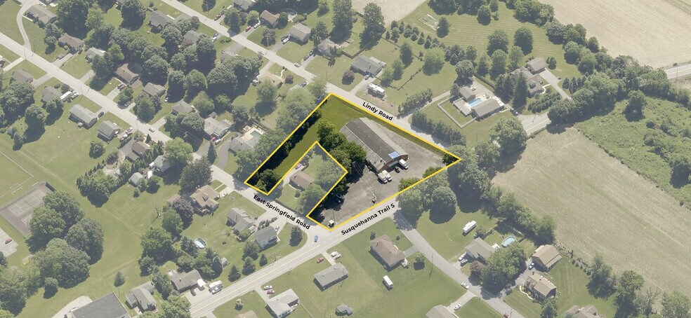 9335 Susquehanna Trl S, Seven Valleys, PA à louer - Photo de l’immeuble – Image 2 sur 5