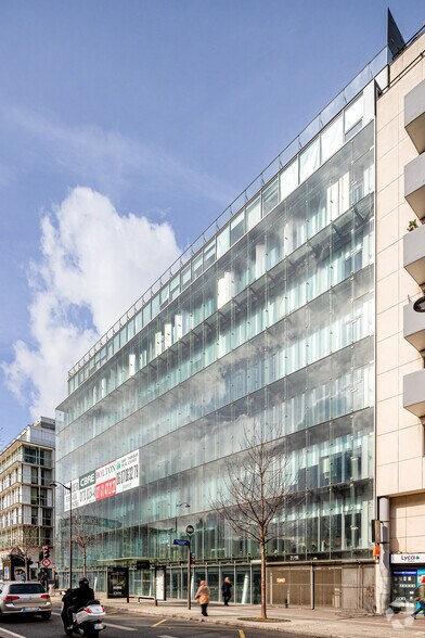 2-8 Rue Gaston Rébuffat, Paris à louer - Photo de l’immeuble – Image 3 sur 17