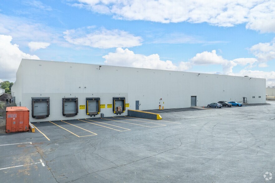 95 Mayhill St, Saddle Brook, NJ à louer - Photo principale – Image 1 sur 11