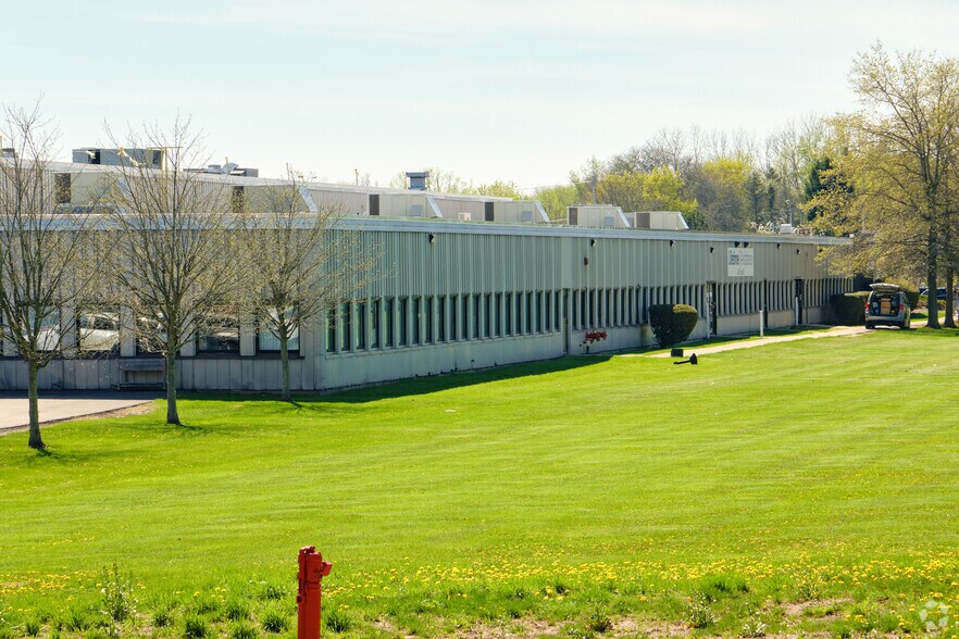 465 Paul Rd, Rochester, NY à louer - Photo de l’immeuble – Image 2 sur 19