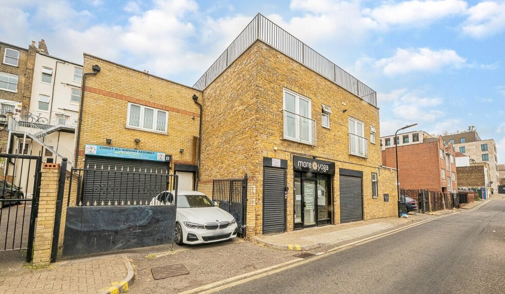 13 Birkbeck Mews, Londres à louer - Photo principale – Image 1 sur 8