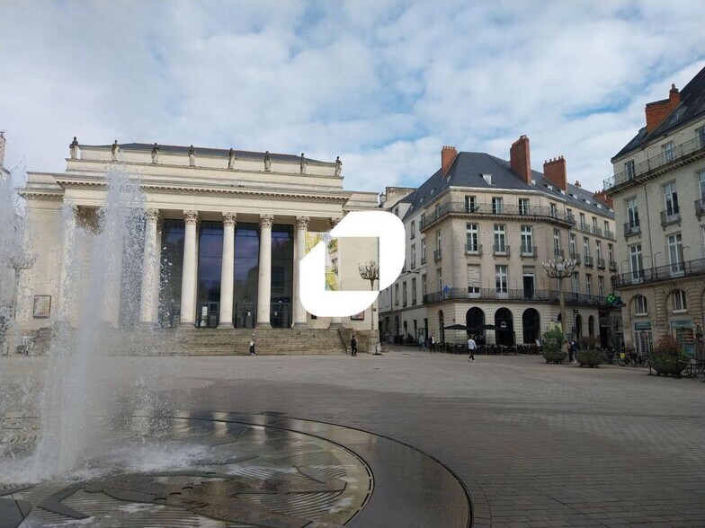 10 Rue Voltaire, Nantes à louer - Photo de l’immeuble – Image 3 sur 11
