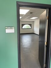 10605-10715 E Winner Rd, Independence, MO à louer Photo intérieure– Image 1 sur 5