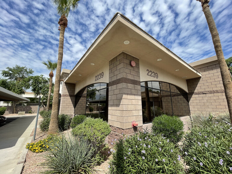 2239 W Baseline Rd, Tempe, AZ à louer - Photo de l’immeuble – Image 3 sur 16