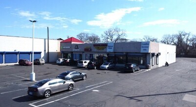 16800-16862 Schaefer Hwy, Detroit, MI à louer Photo de l’immeuble– Image 1 sur 5