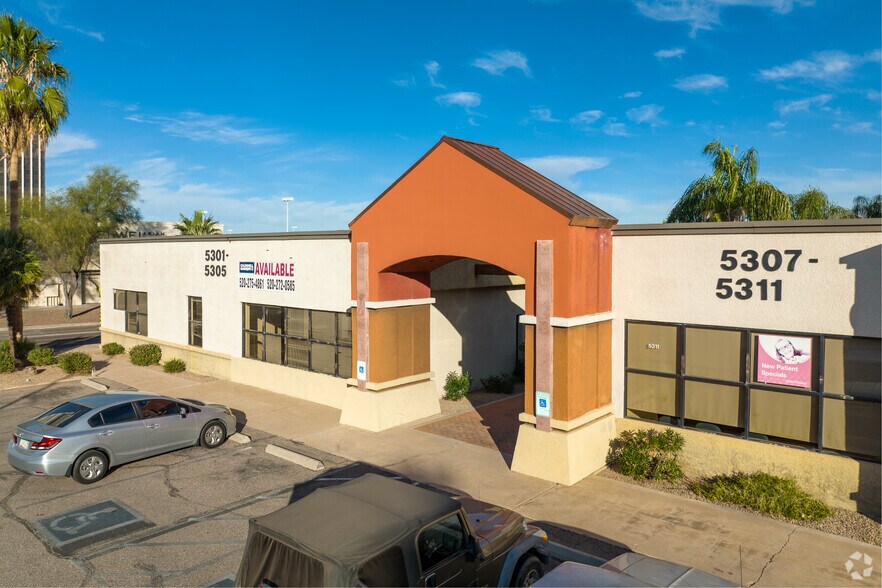 5301 E Broadway Blvd, Tucson, AZ à louer - Photo de l’immeuble – Image 2 sur 4