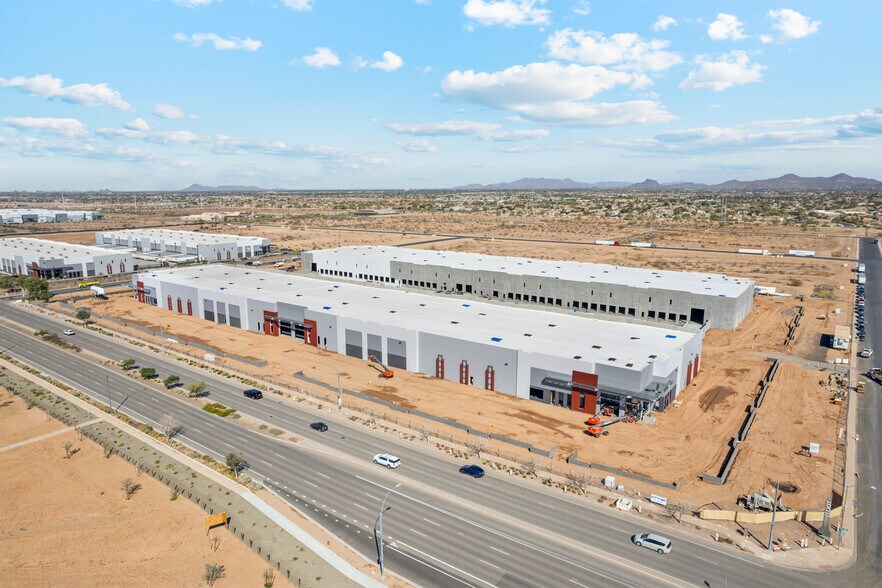 9520 E Elliot Rd, Mesa, AZ à louer - Photo de l’immeuble – Image 3 sur 17