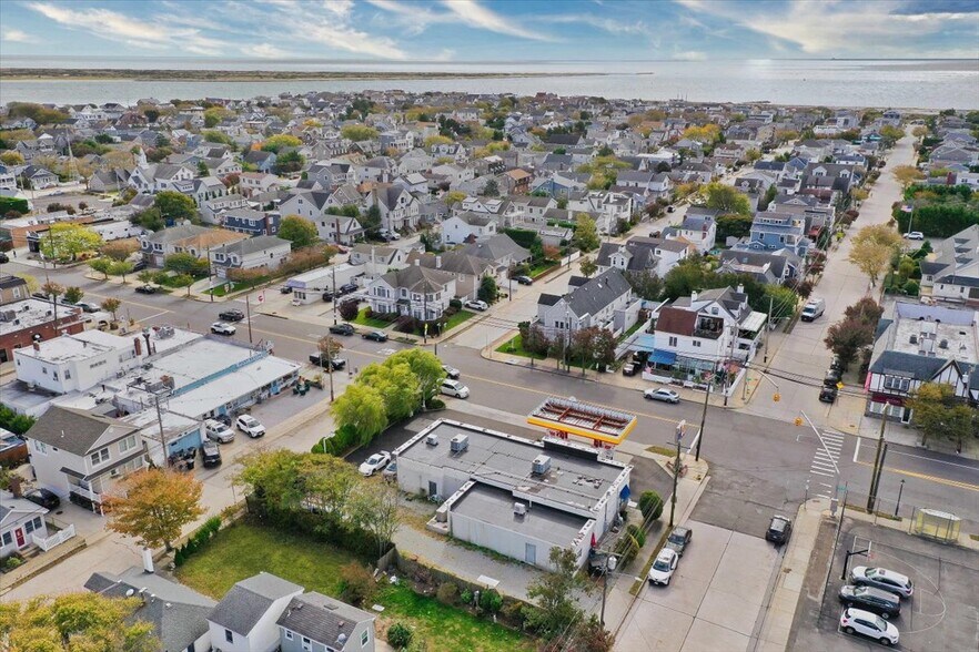 12 Lido Blvd, Point Lookout, NY à vendre - Photo de l’immeuble – Image 3 sur 25