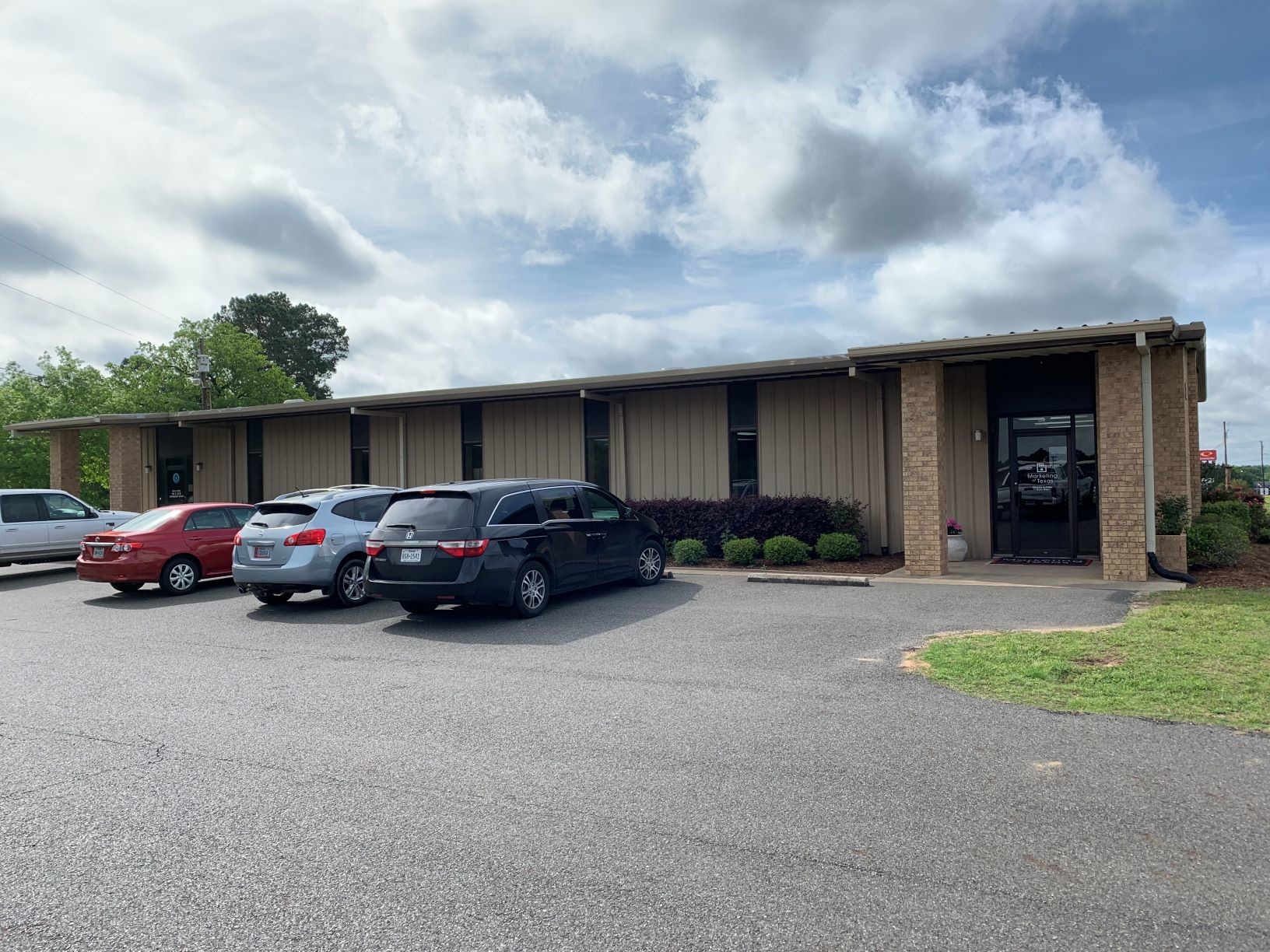 2200 NW Stallings Dr, Nacogdoches, TX à louer Photo principale– Image 1 sur 9