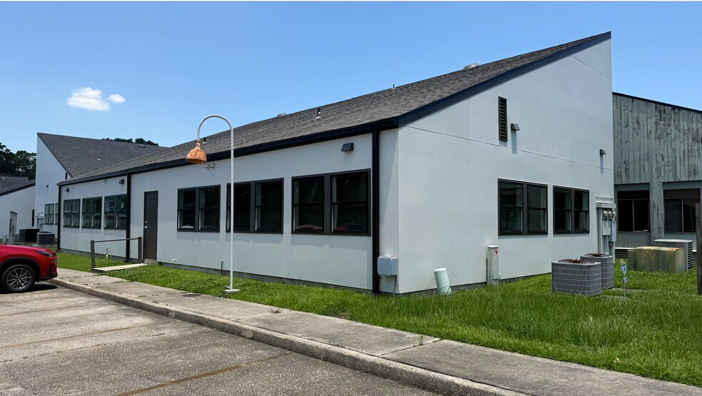2223 Quail Run, Baton Rouge, LA à louer - Photo de l’immeuble – Image 1 sur 10