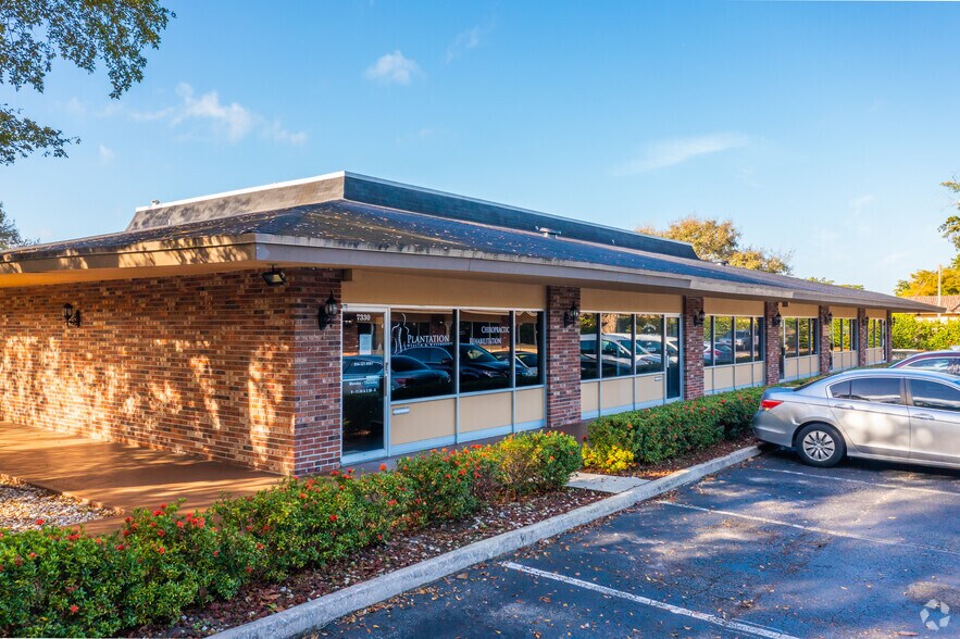 7330-7350 NW 5th St, Plantation, FL à vendre - Photo de l’immeuble – Image 2 sur 22