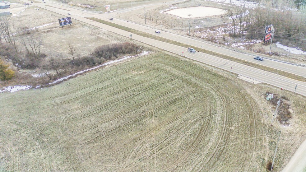 4000 Washington St, West Bend, WI à vendre - Photo de l’immeuble – Image 2 sur 4