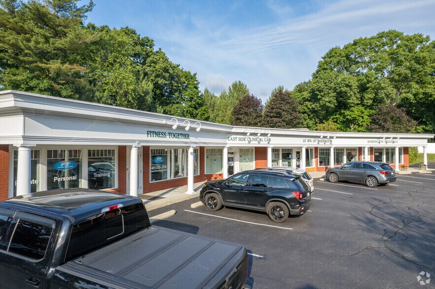 322-338 County Rd, Barrington, RI à louer - Photo principale – Image 3 sur 3