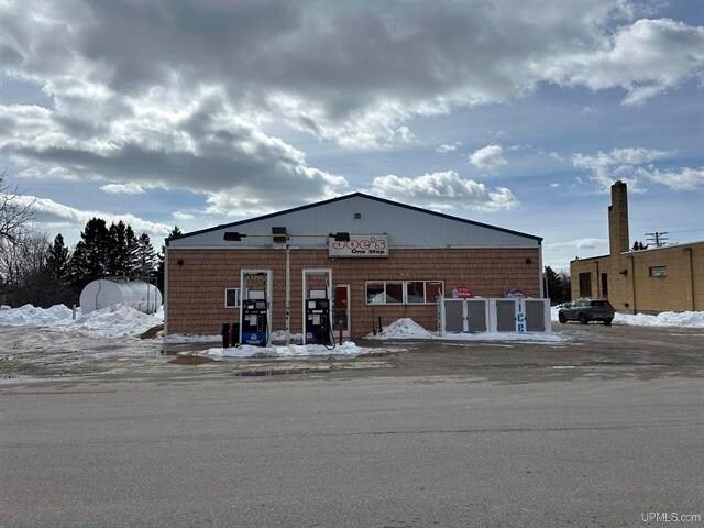 3963 W Maple Ridge 37th Rd, Rock, MI à vendre - Photo principale – Image 1 sur 12