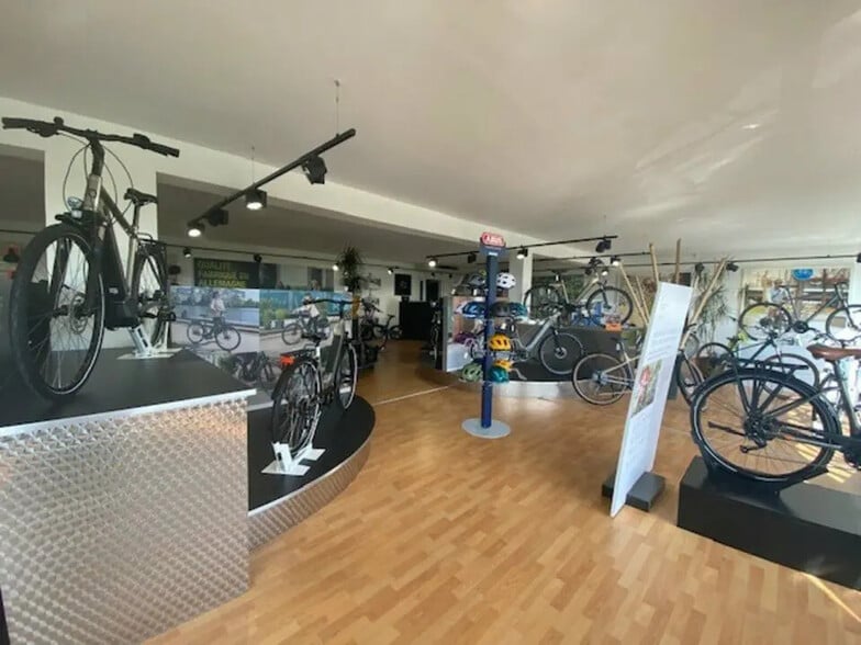 Local commercial dans Auzeville-Tolosane à louer - Photo de l’immeuble – Image 3 sur 4
