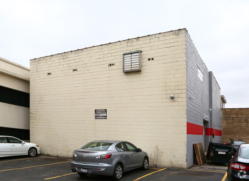 1577 Ellinwood Ave, Des Plaines, IL à vendre - Photo de l’immeuble – Image 2 sur 8