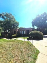 7631-7635 Leesburg Pike, Falls Church, VA à louer Photo de l’immeuble– Image 1 sur 22