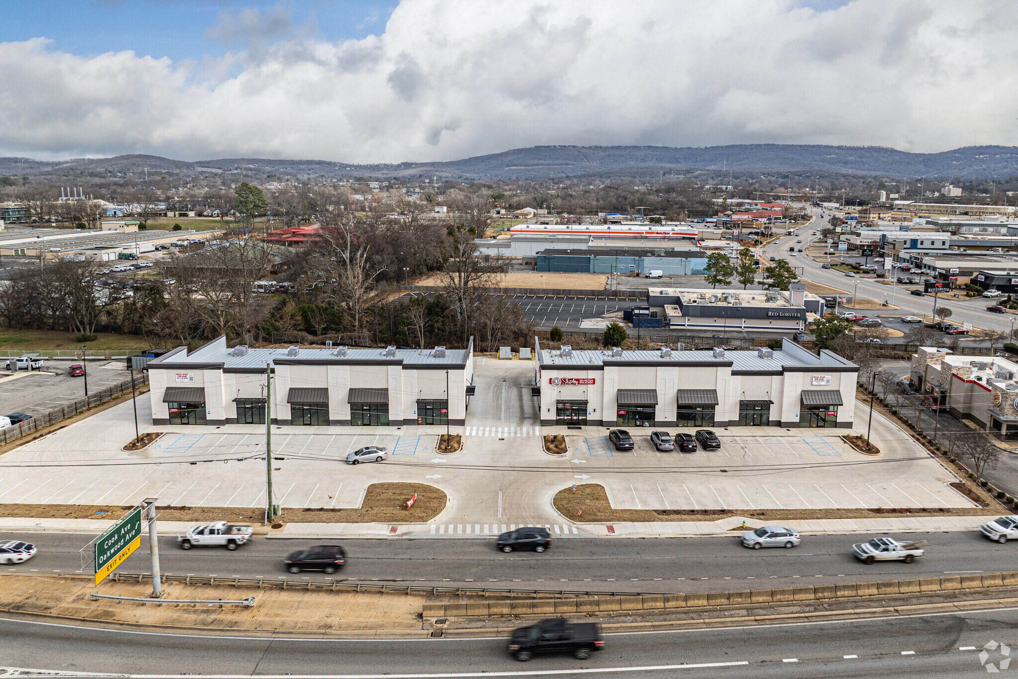 1010 Memorial Pky N, Huntsville, AL à louer Photo principale– Image 1 sur 21