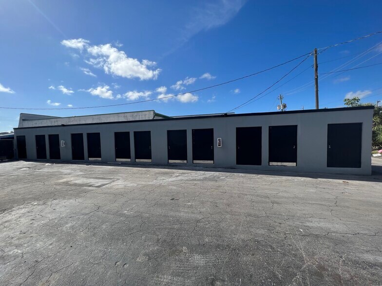 548 NE 42nd St, Oakland Park, FL à louer - Photo de l’immeuble – Image 2 sur 3