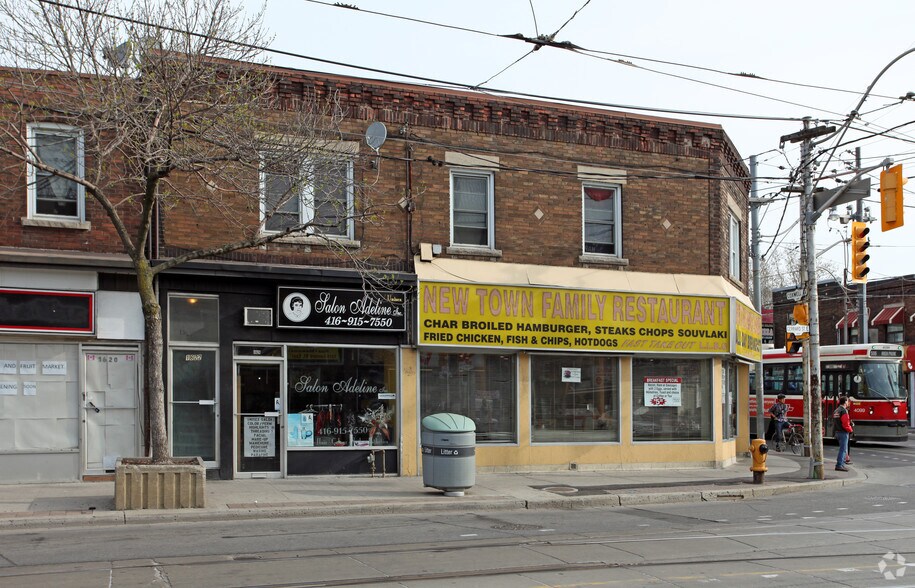 1622-1626 Gerrard St, Toronto, ON à louer - Photo de l’immeuble – Image 2 sur 2