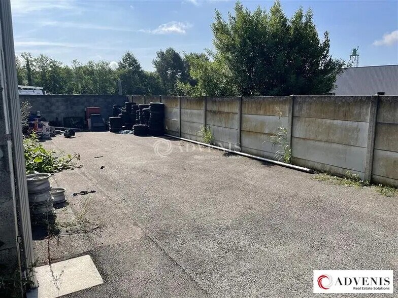 Local d’activités dans Cadaujac à louer - Photo de l’immeuble – Image 2 sur 5