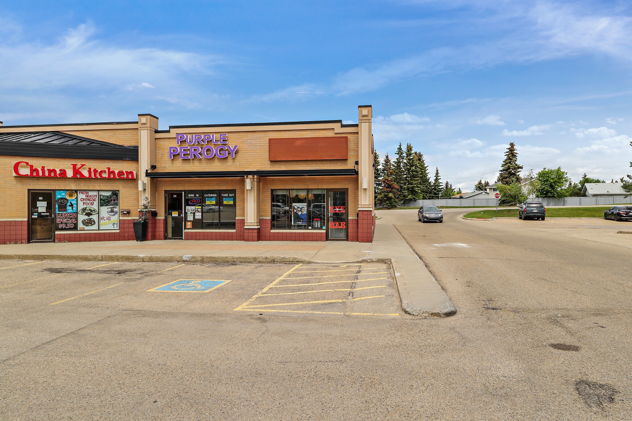 993 Fir St, Edmonton, AB à louer Photo de l’immeuble– Image 1 sur 1