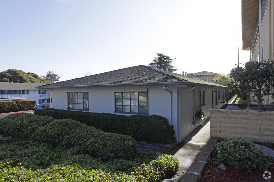 1077 Cass St, Monterey, CA à louer - Photo de l’immeuble – Image 2 sur 3