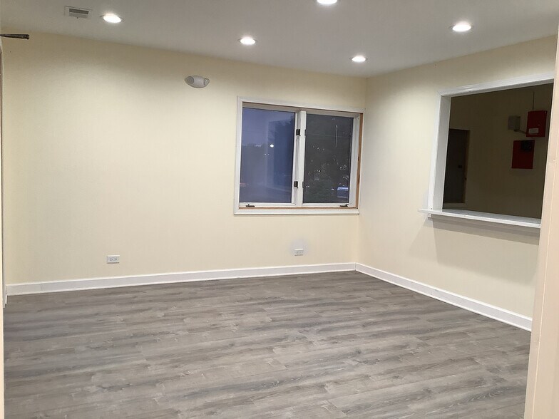 5415 W Grand Ave, Gurnee, IL à louer - Hall d’entrée – Image 3 sur 8