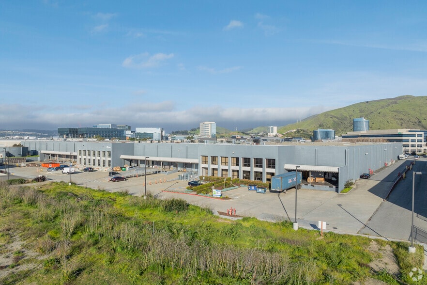 570-586 Eccles Ave, South San Francisco, CA à louer - Photo principale – Image 1 sur 15