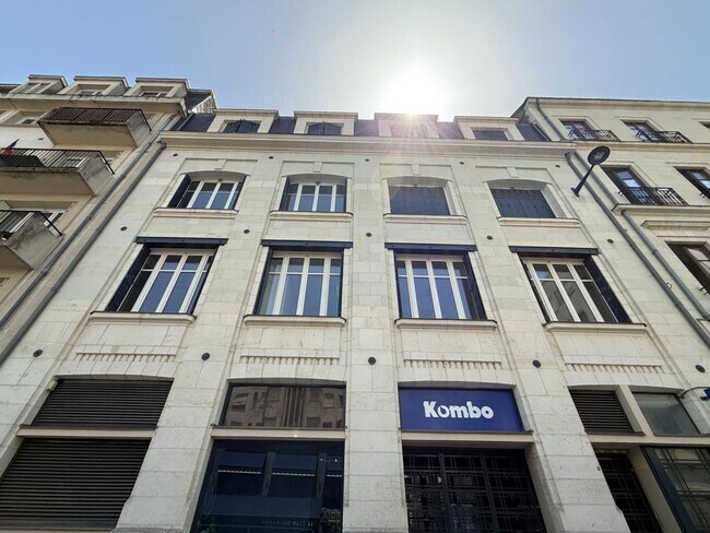 Plus de détails pour 3 Rue Du Chapeau Rouge, Nantes - Bureau à louer