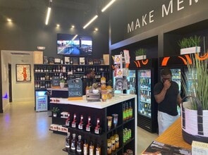 Main St, Corona, CA à louer Photo intérieure– Image 2 sur 5