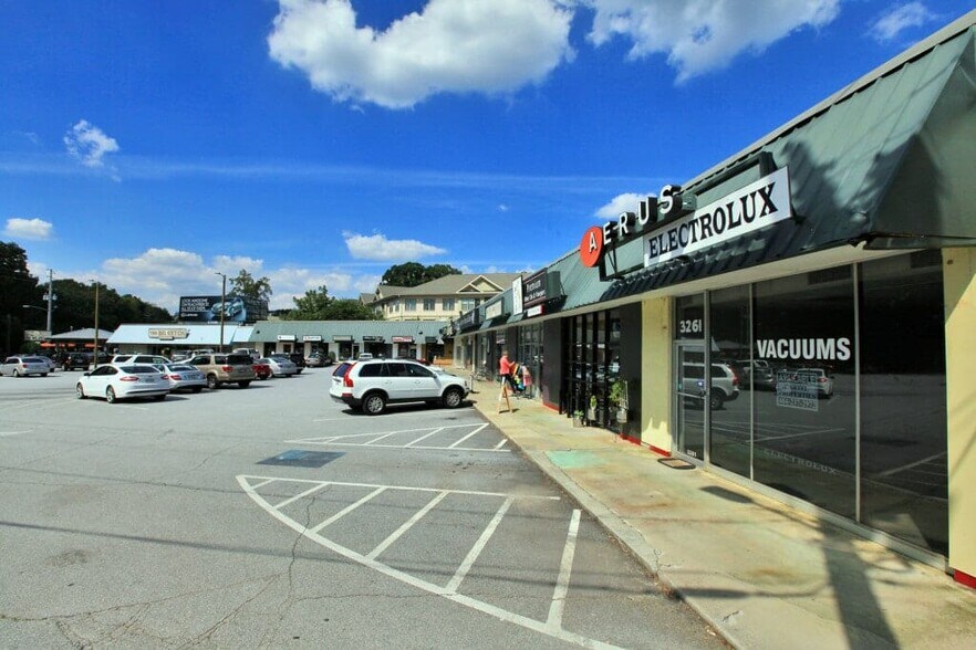 3263-3279 Roswell Rd, Atlanta, GA à louer - Photo de l’immeuble – Image 2 sur 3